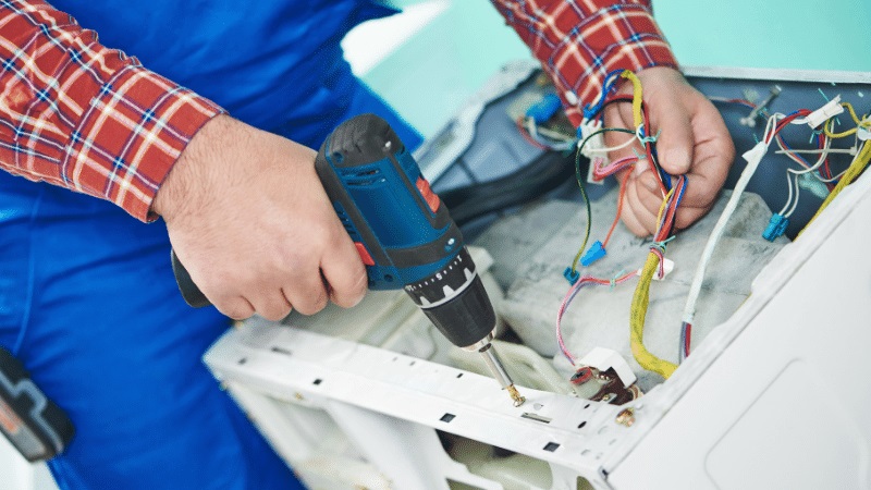 Pursaklar Electrolux Electrolux çamaşır makinesi kart tamiri – Su almama arızası orijinal parça ile giderildi. - Teknik servis örneği